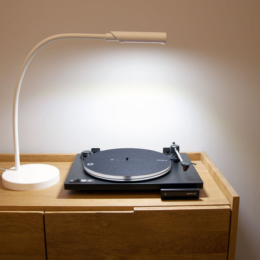 Reliable Corp.: UberLight Flex Turntable Lamp - White / Tabletop Model